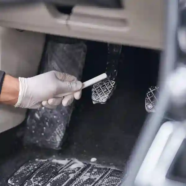 INTERIOR CAR DETAILING - Image 3